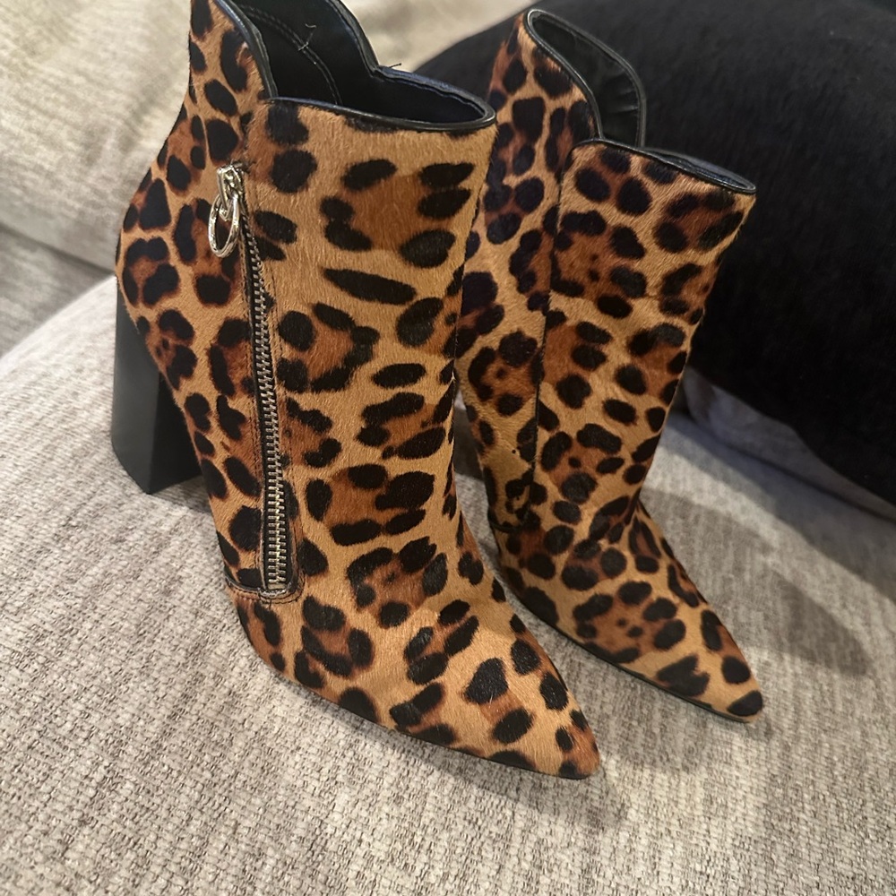 Ladies nine west animal print  ankle boots
